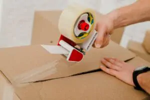 Производство клейкой ленты: как и из чего делают всем известный скотч